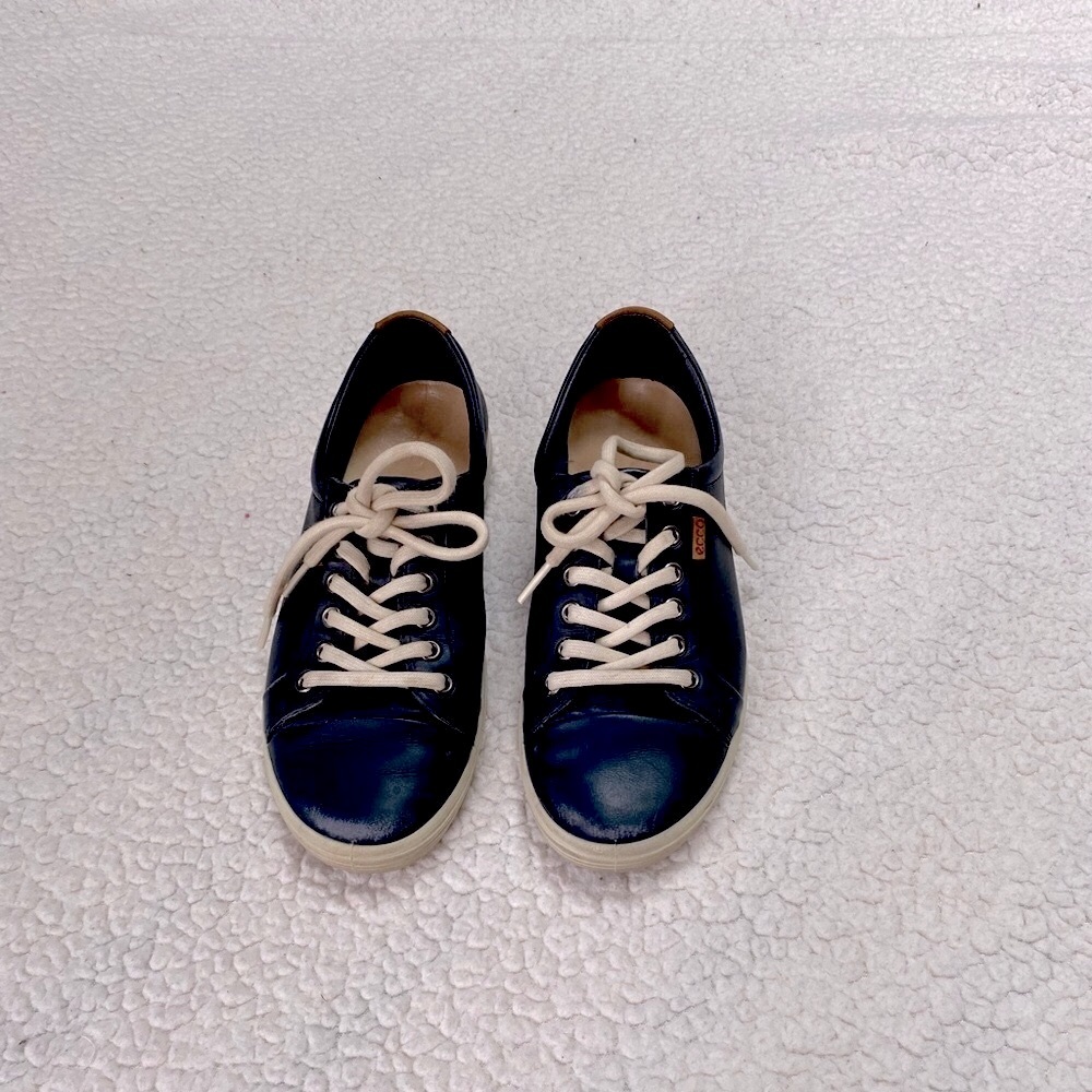 ECCO Soft Deep Navy Leather Sneakers - Women’s 7
